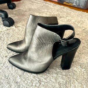 Heeled Pour La Victoire shoes